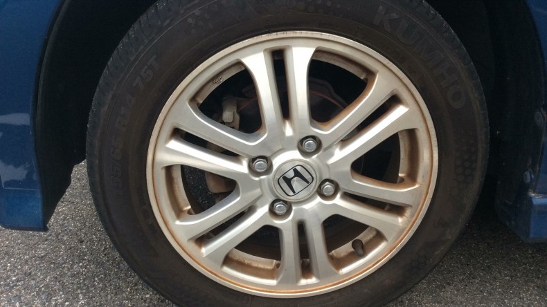 タイヤホイール前