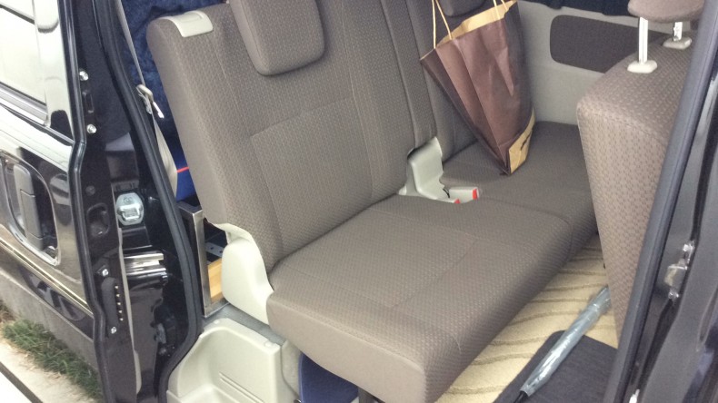 内装後方シート