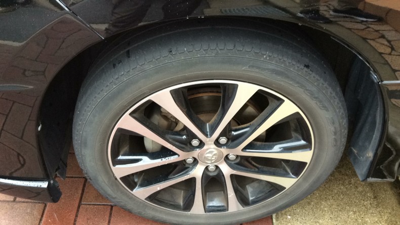 タイヤホイール前