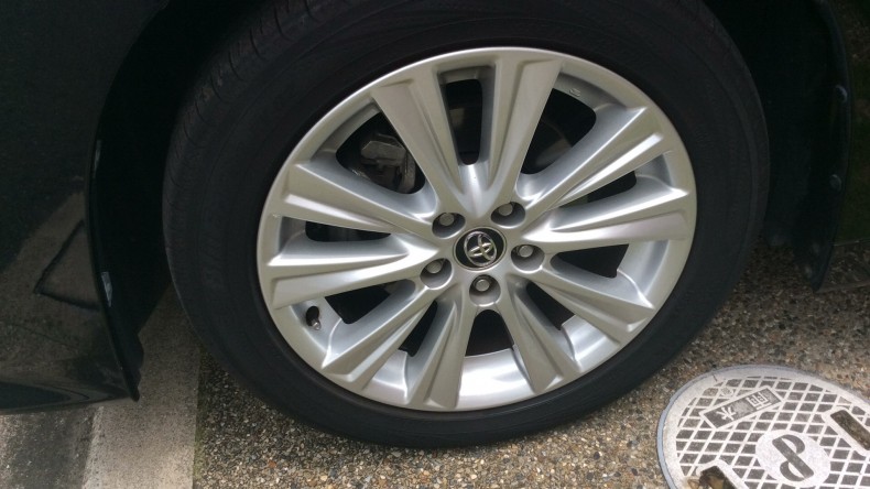 タイヤホイール前