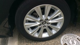 タイヤホイール前