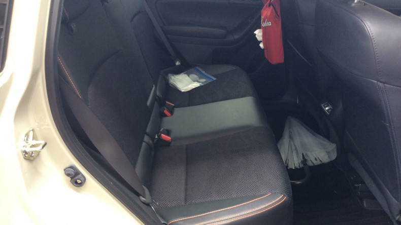 内装後方シート