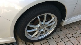 タイヤホイール前