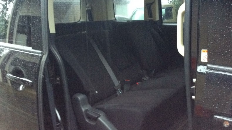 内装後方シート