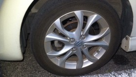 タイヤホイール前