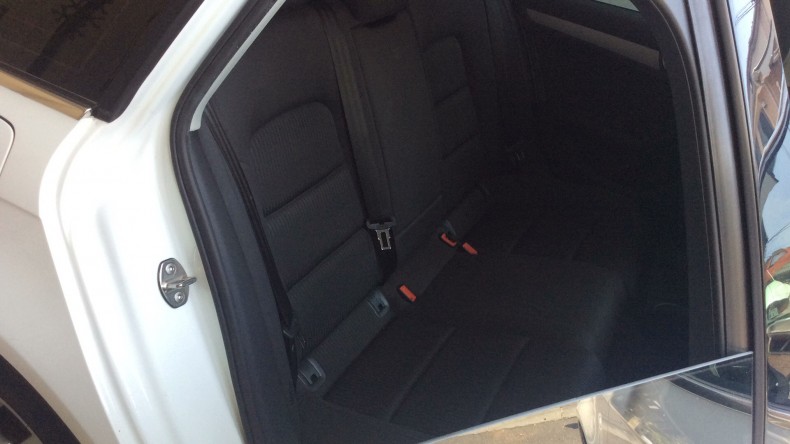 内装後方シート