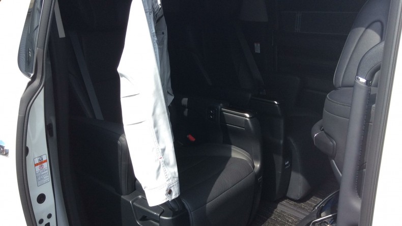 内装後方シート