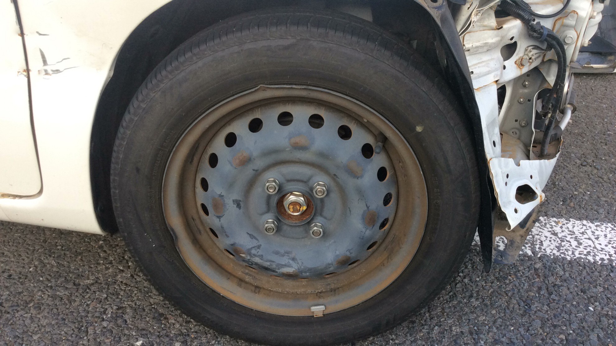 タイヤホイール前