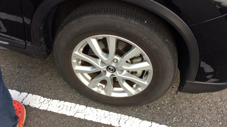 タイヤホイール前