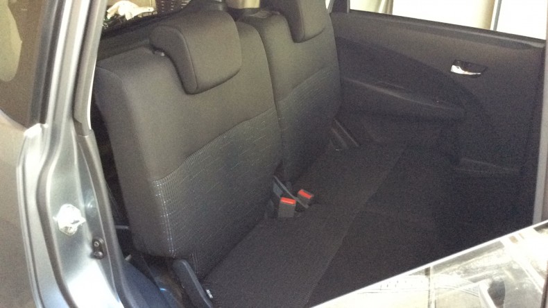 内装後方シート