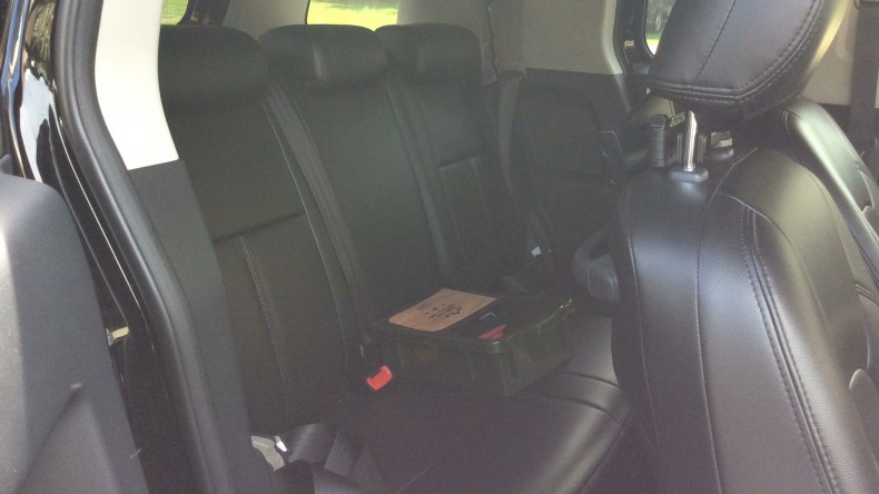 内装後方シート