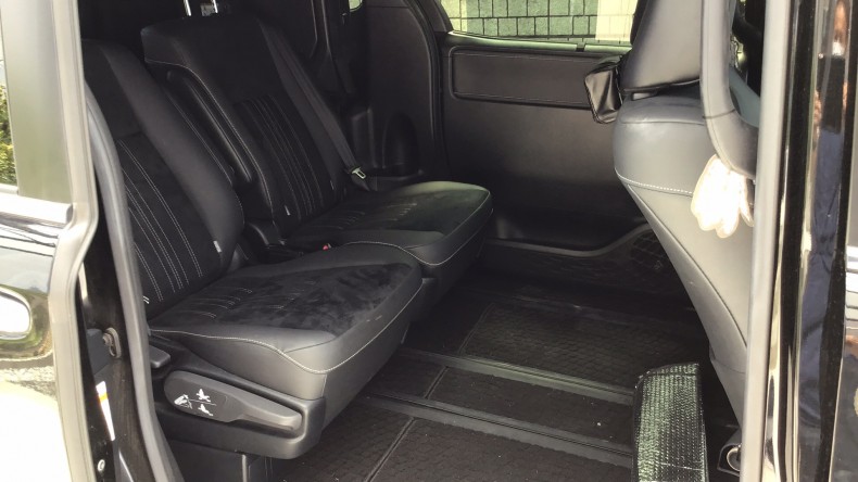 内装後方シート