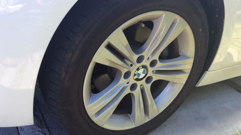 タイヤホイール前