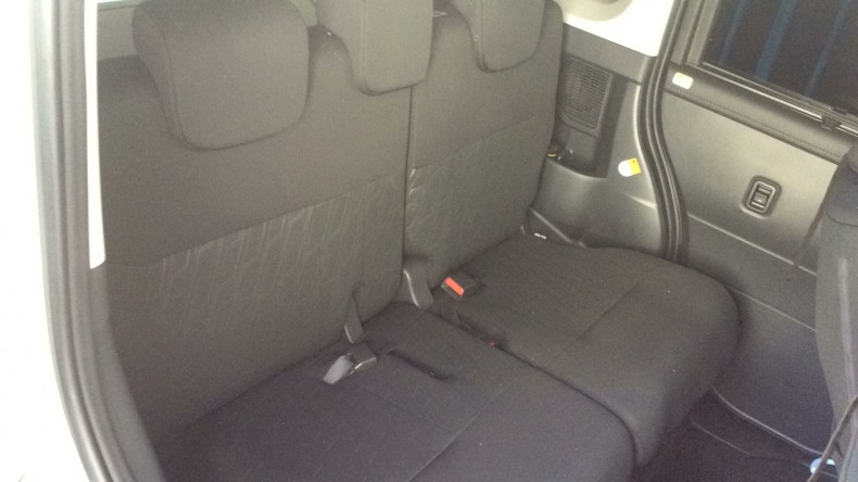 内装後方シート