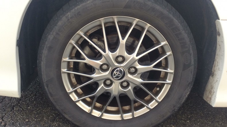 タイヤホイール前