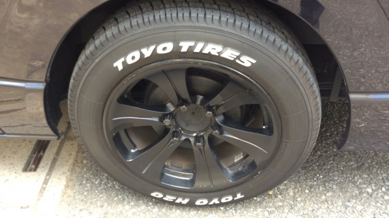 タイヤホイール前