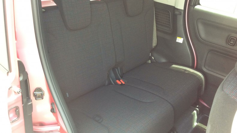 内装後方シート