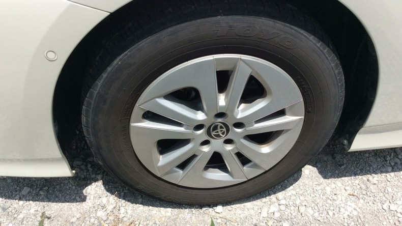 タイヤホイール前