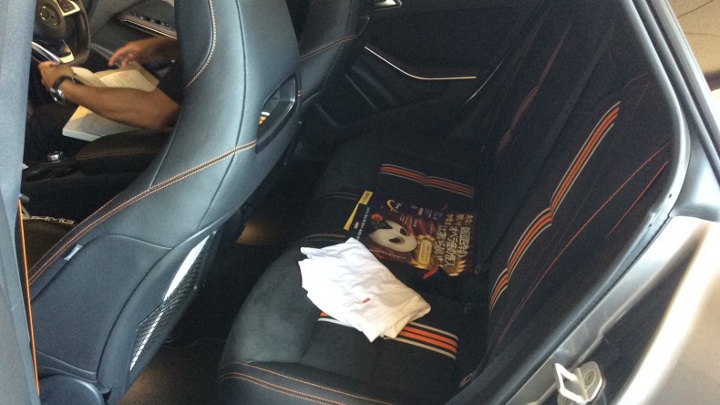 内装後方シート