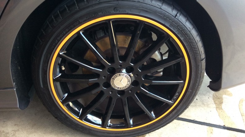 タイヤホイール前