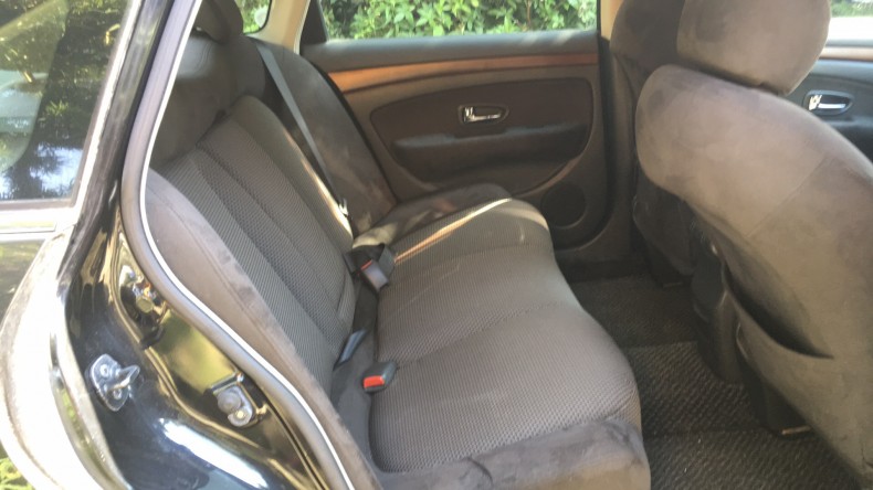 内装後方シート