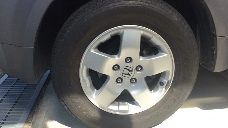 タイヤホイール前