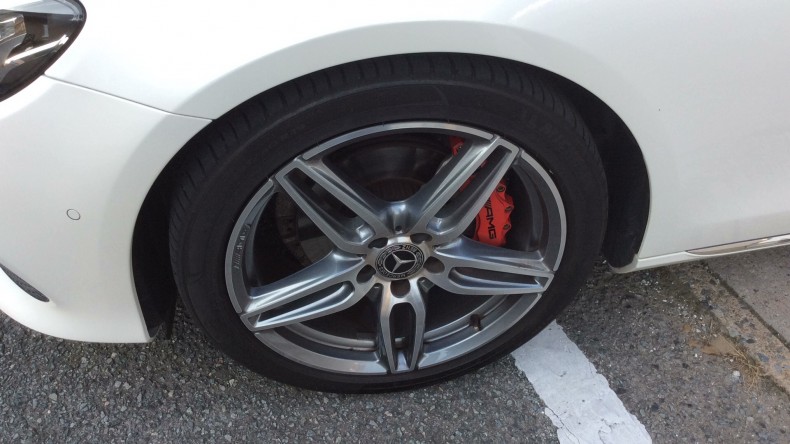 タイヤホイール前