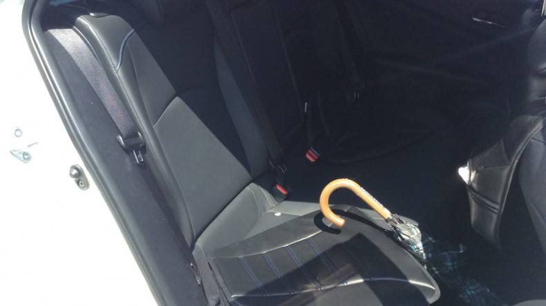 内装後方シート