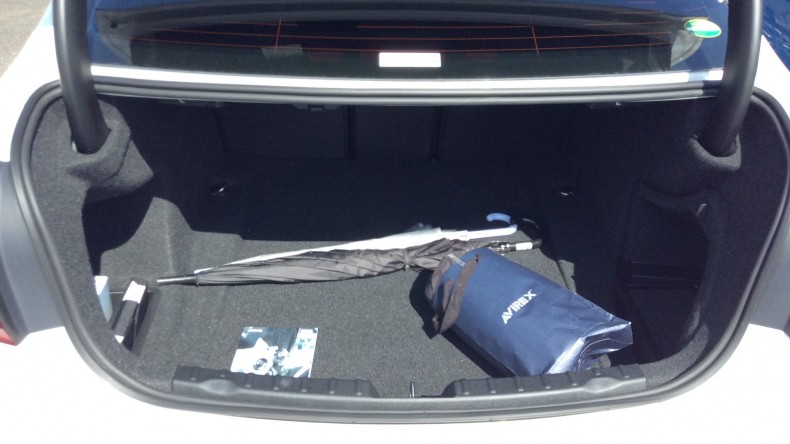 内装トランク