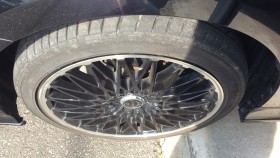 タイヤホイール前