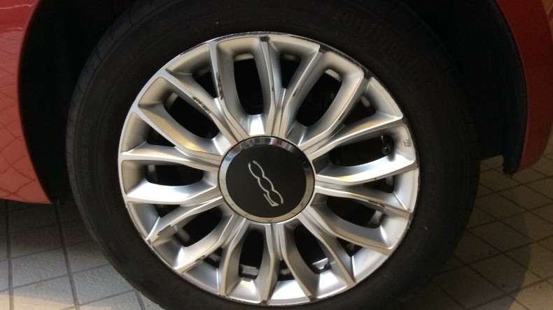 タイヤホイール前