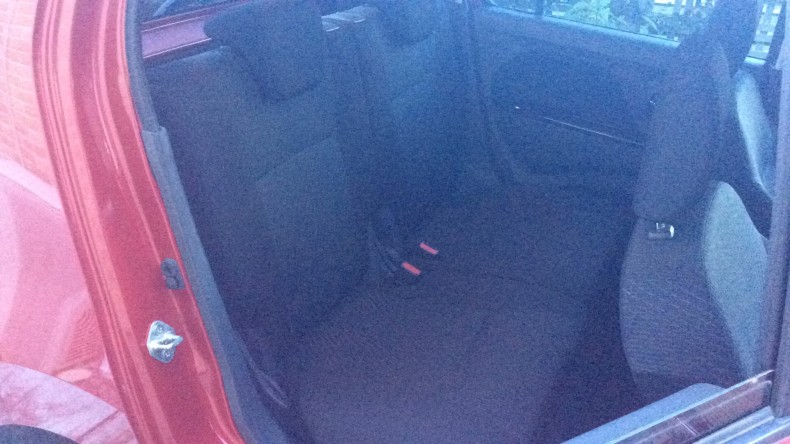 内装後方シート