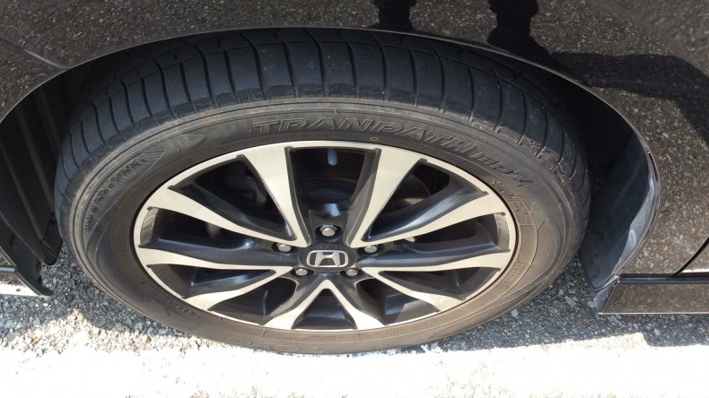 タイヤホイール前