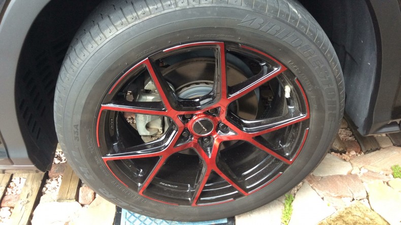 タイヤホイール前