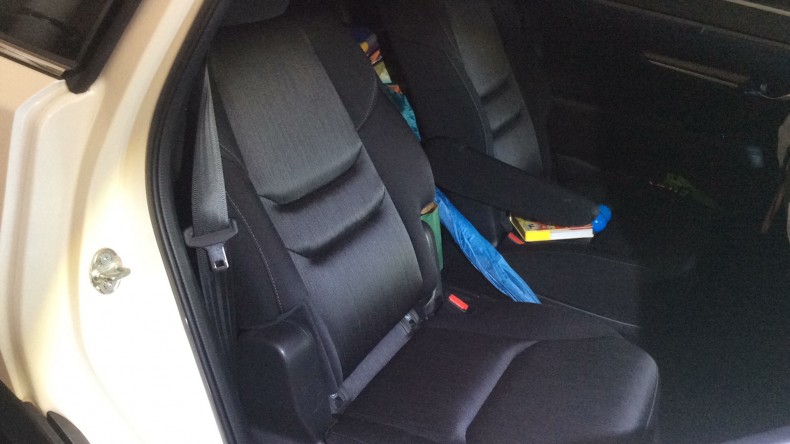 内装後方シート