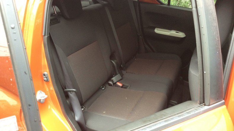 内装後方シート