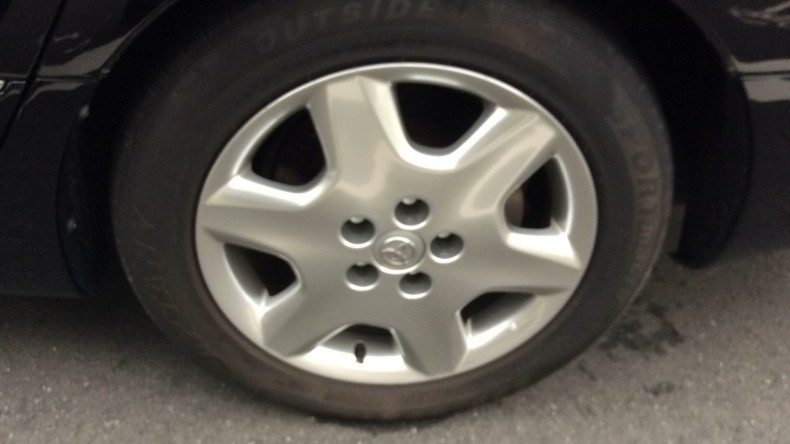 タイヤホイール前