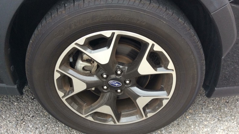 タイヤホイール前