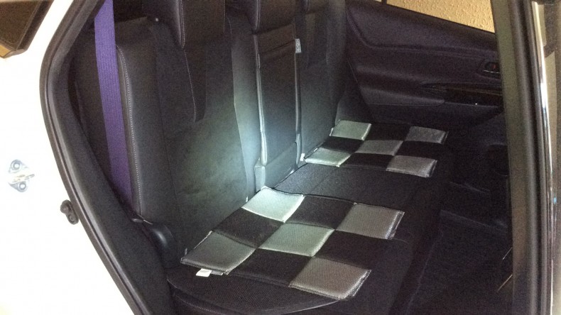 内装後方シート