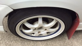 タイヤホイール前