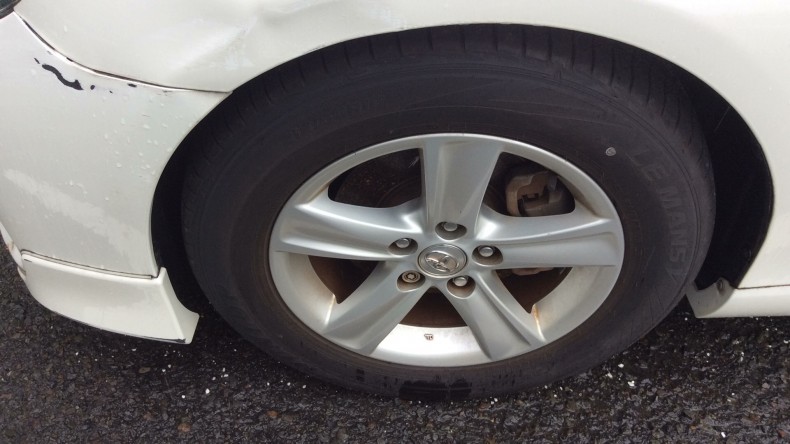 タイヤホイール前