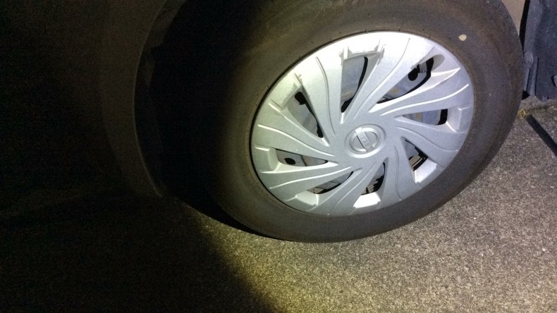 タイヤホイール前