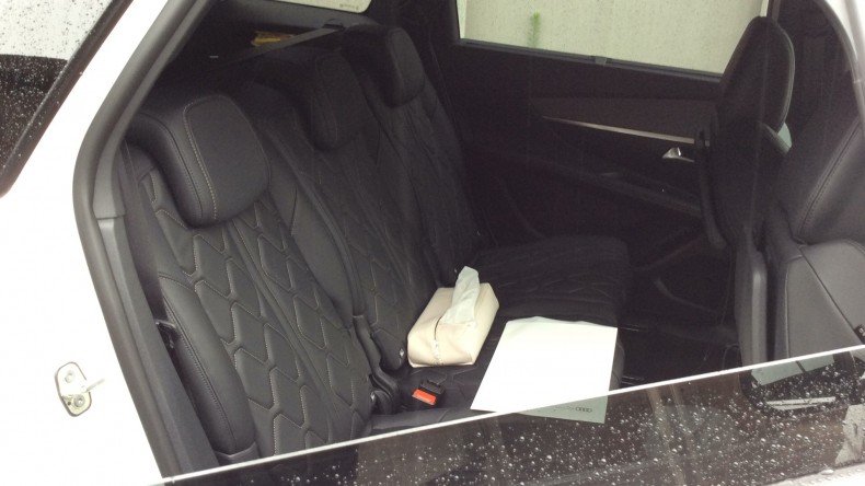 内装後方シート