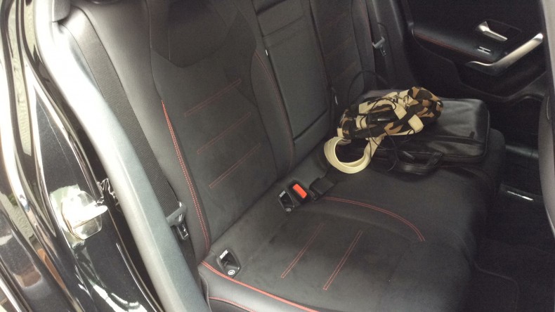 内装後方シート