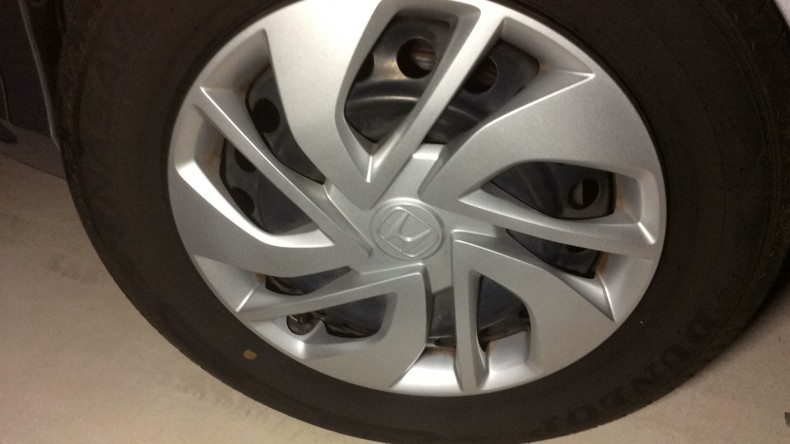 タイヤホイール前