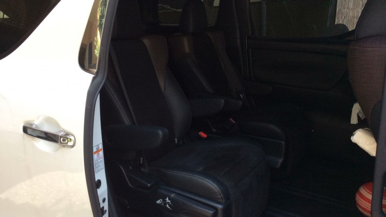 内装後方シート