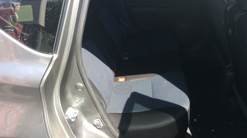 内装後方シート