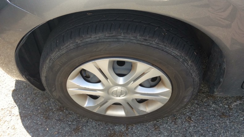 タイヤホイール前