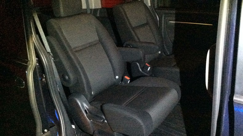 内装後方シート