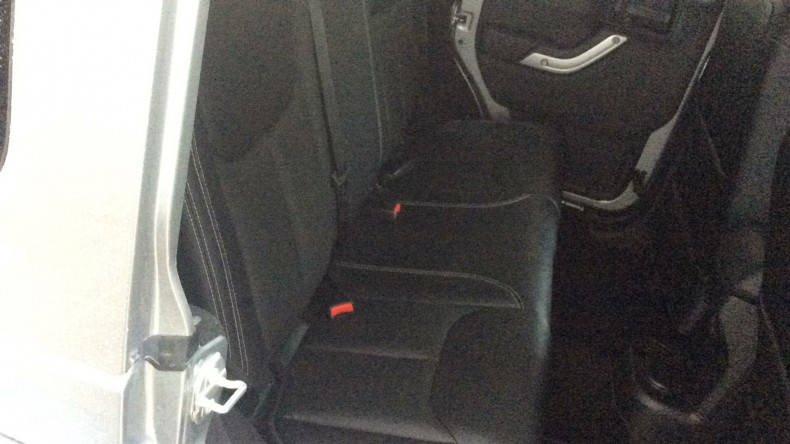 内装後方シート